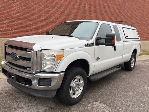Used 2014 Ford F250 XLT w/ XLT Interior Package AWD/4WD image 1