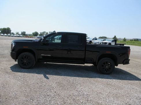 New 2026 GMC Sierra 2500 AT4 w/ AT4 Premium Plus Package AWD/4WD image 9