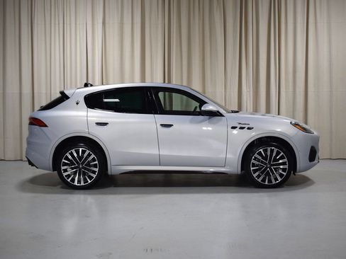 Used 2025 Maserati Grecale Modena AWD/4WD image 14