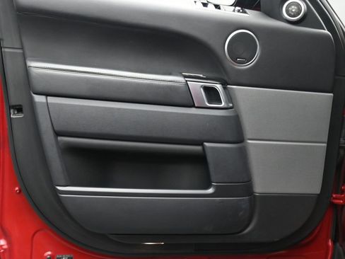 Used 2018 Land Rover Range Rover Sport HSE Dynamic image 9