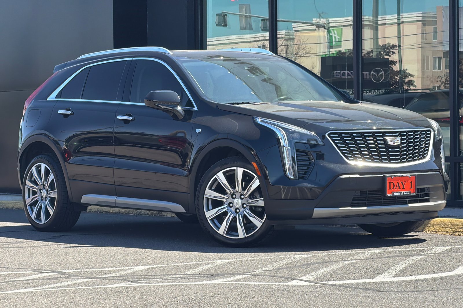 Used 2019 Cadillac XT4 Premium Luxury FWD image 2