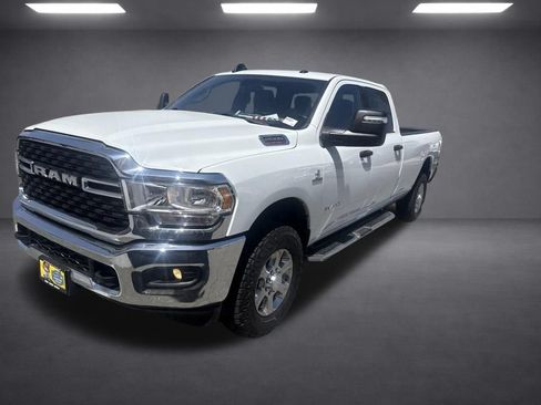 Used 2024 RAM 2500 Big Horn AWD/4WD image 3