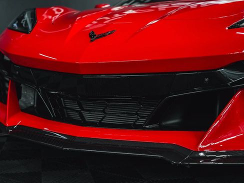 Used 2024 Chevrolet Corvette Z06 RWD image 4