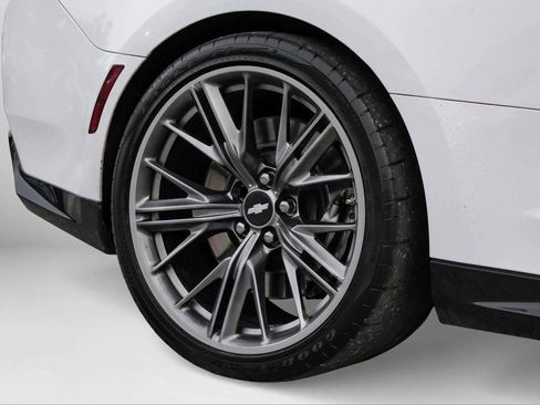 Used 2018 Chevrolet Camaro ZL1 image 34