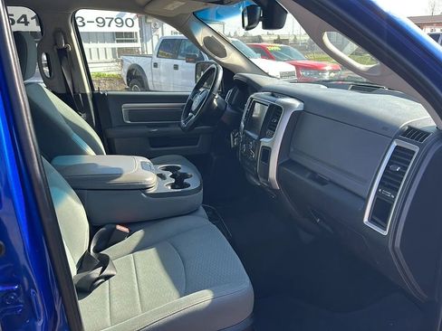 Used 2016 RAM 1500 Classic SLT w/ Luxury Group image 13