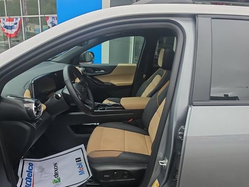Used 2025 Chevrolet Equinox ACTIV w/ Safety and Technology Package AWD/4WD image 13