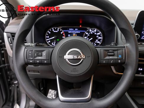 Used 2023 Nissan Rogue SV AWD/4WD image 10