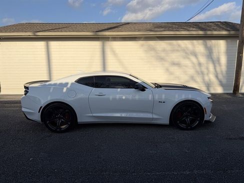 Used 2019 Chevrolet Camaro SS image 1