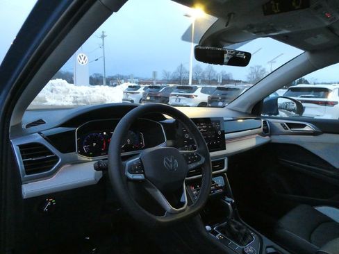 New 2026 Volkswagen Taos SEL AWD/4WD image 4