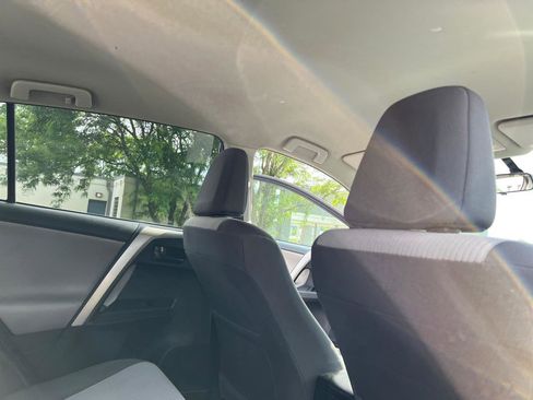 Used 2015 Toyota RAV4 LE AWD/4WD image 27