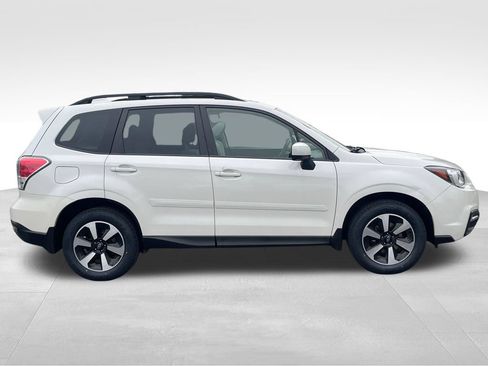 Used 2018 Subaru Forester 2.5i Premium AWD/4WD image 9