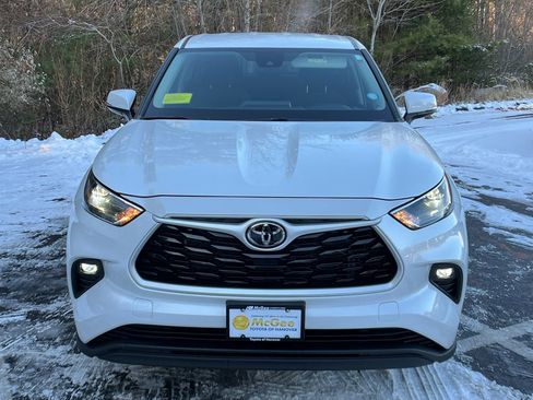 Used 2023 Toyota Highlander LE image 8