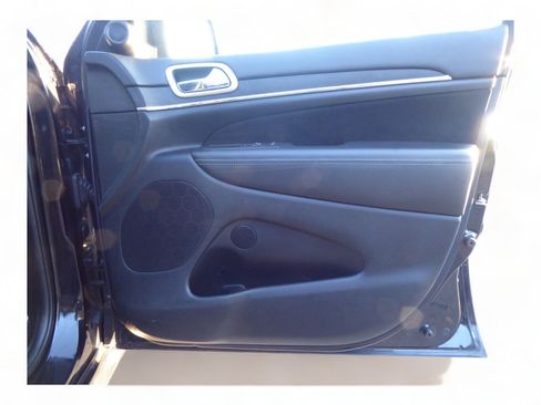 Used 2012 Jeep Grand Cherokee SRT8 w/ Luxury Group II image 20