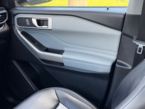 Used 2022 Ford Explorer XLT w/ Equipment Group 202A image 42