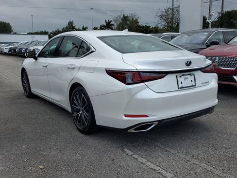 Used 2025 Lexus ES 350 w/ Premium Package image 4