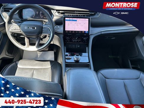Used 2024 Jeep Grand Cherokee Limited AWD/4WD image 25