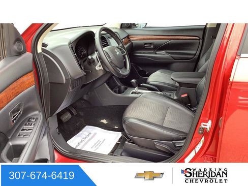Used 2015 Mitsubishi Outlander GT AWD/4WD image 8