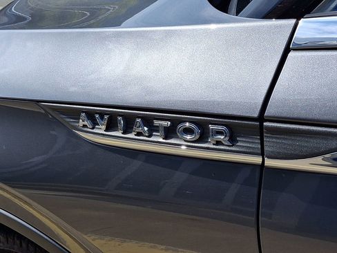 Used 2024 Lincoln Aviator AWD w/ Premium Package image 33