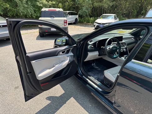 Used 2022 Genesis G70 2.0T w/ Prestige Package image 12