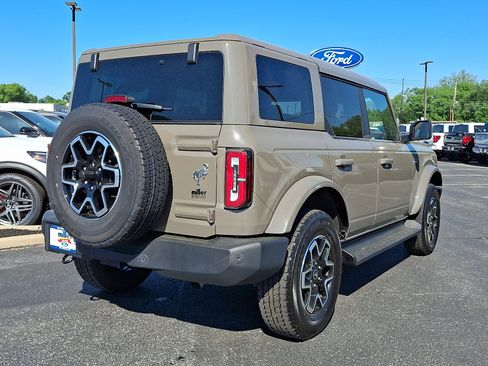 Used 2025 Ford Bronco Outer Banks AWD/4WD image 6