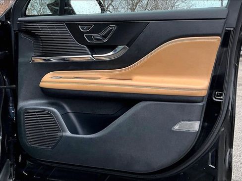 Used 2022 Lincoln Corsair Reserve w/ Elements Package image 23