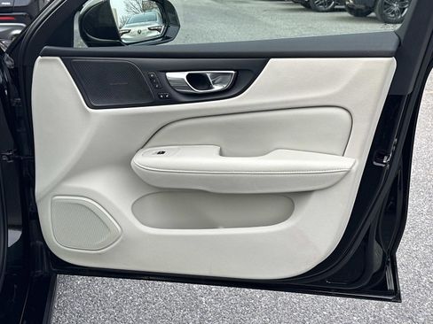 Used 2020 Volvo S60 T6 Inscription w/ Protection Package Premier image 13