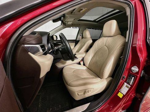 Used 2022 Toyota Highlander Platinum FWD image 25