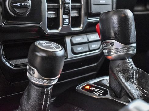 Used 2022 Jeep Wrangler Unlimited Sahara image 20