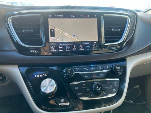 Used 2019 Chrysler Pacifica Touring-L Plus w/ Advanced Safetytec Group image 13