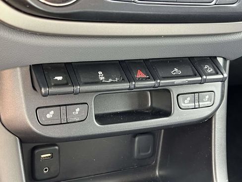 Used 2017 Chevrolet Colorado Z71 AWD/4WD image 27