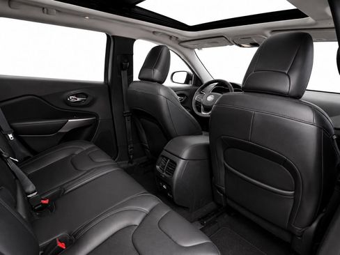 Used 2022 Jeep Cherokee Limited AWD/4WD image 19