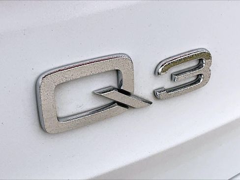 Used 2020 Audi Q3 2.0T Premium Plus w/ Premium Plus Package image 28