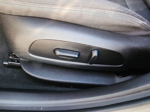 Used 2019 Chevrolet Cruze LT w/ LT Fleet Convenience Package image 8