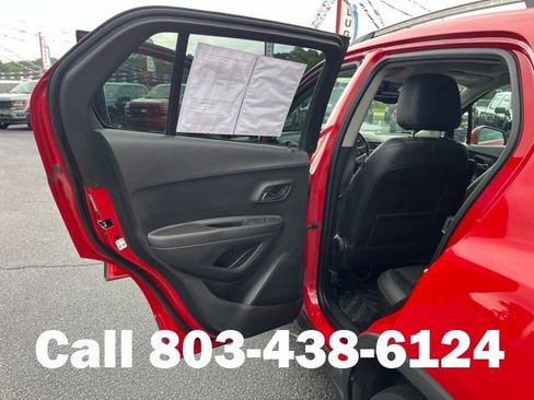 Used 2015 Chevrolet Trax LT w/ LT Sun and Sound Package FWD image 9