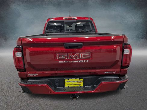 Used 2024 GMC Canyon AT4 w/ AT4 Premium Package AWD/4WD image 5