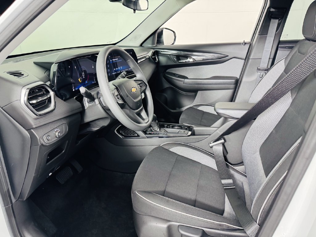 Used 2026 Chevrolet TrailBlazer LS w/ LS Convenience Package FWD image 6