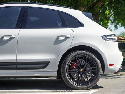 Used 2025 Porsche Macan GTS image 5