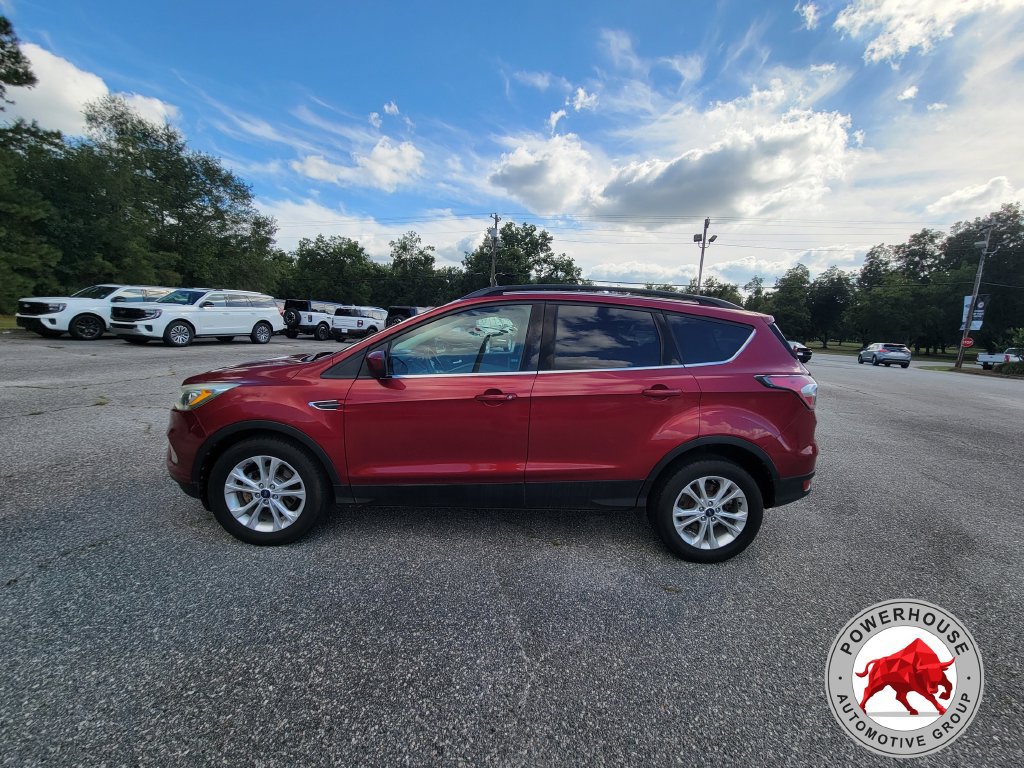 Certified 2017 Ford Escape SE w/ Equipment Group 201A FWD image 3
