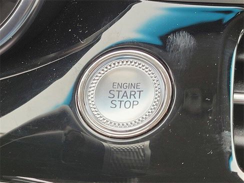 Used 2025 Genesis G70 2.5T image 23