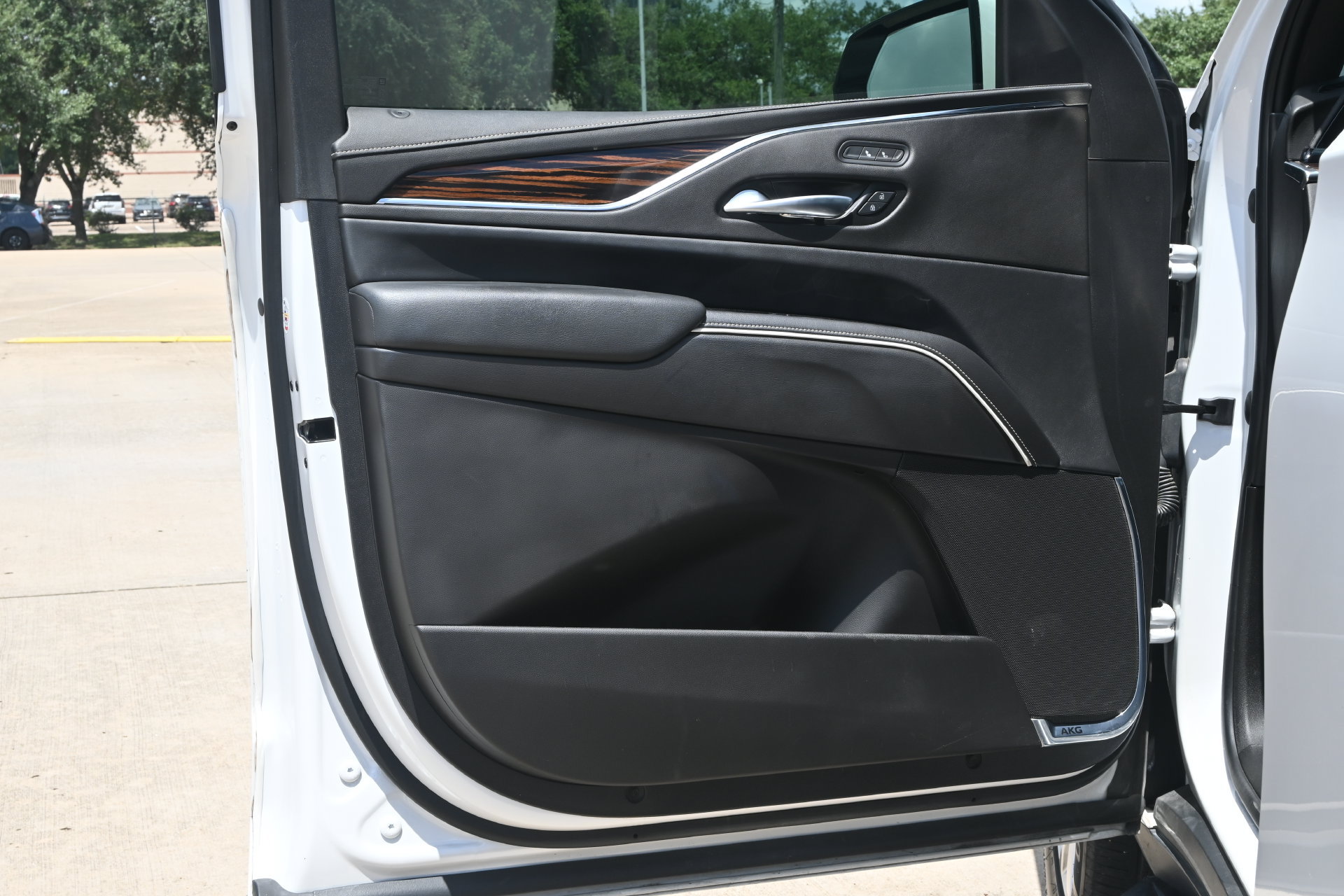 Used 2023 Cadillac Escalade Luxury w/ LPO, Floor Liner Package RWD image 19