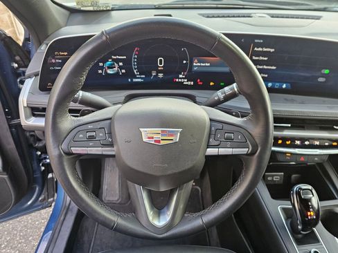 Used 2025 Cadillac XT4 Premium Luxury image 28