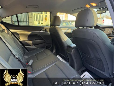 Used 2020 Hyundai Elantra Limited w/ Cargo Package (C1) image 11