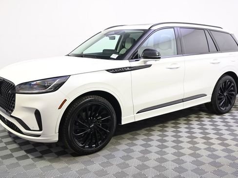 New 2026 Lincoln Aviator Reserve AWD/4WD image 2
