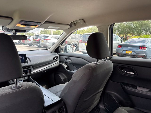 Used 2025 Nissan Rogue SV AWD/4WD image 18
