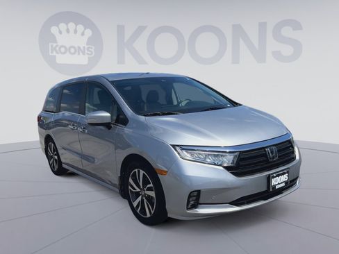 Used 2023 Honda Odyssey Touring image 4