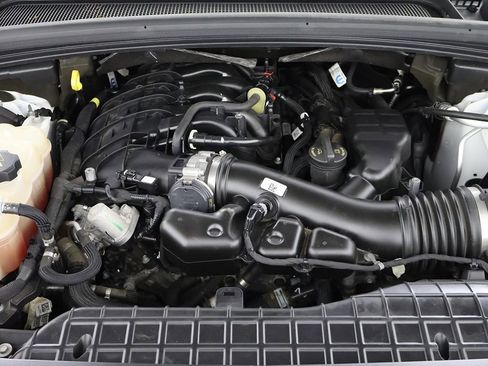 Used 2023 Jeep Grand Cherokee L Limited AWD/4WD image 23