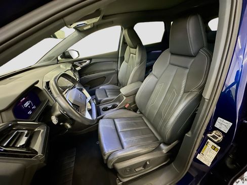 Used 2022 Audi Q4 e-tron Prestige image 13
