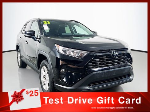 Used 2021 Toyota RAV4 XLE w/ Convenience Package FWD image 1