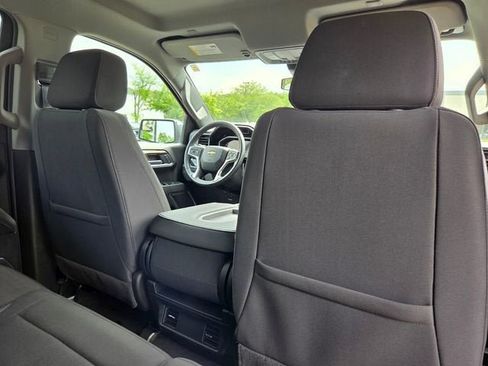 Used 2024 Chevrolet Silverado 1500 LT RWD image 17