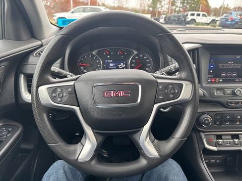 Used 2024 GMC Terrain SLE image 20